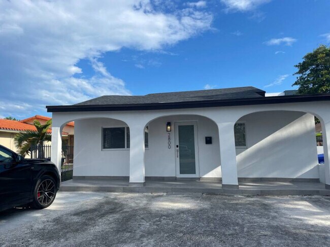 Building Photo - 2802 SW 21st St