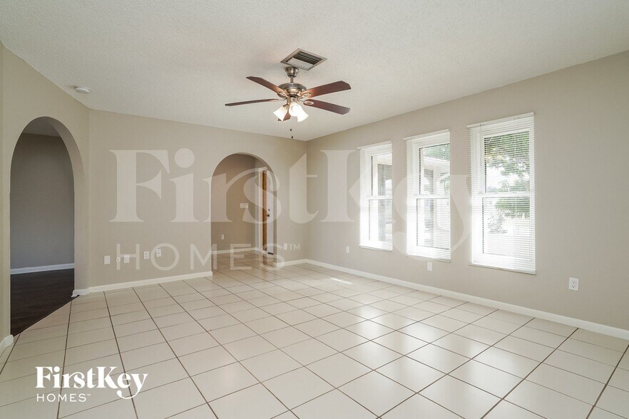 Building Photo - 1307 SE 45th St