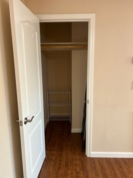 Building Photo - 150 Reflections Dr