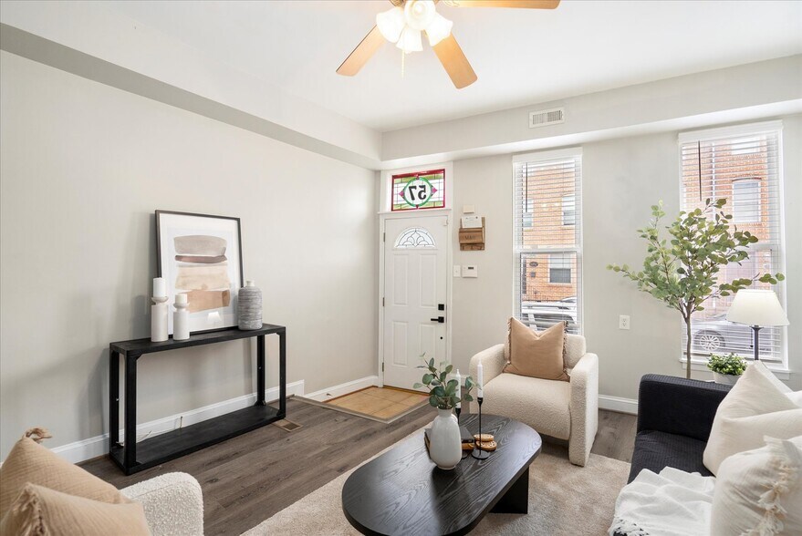 Building Photo - 57 E Heath St