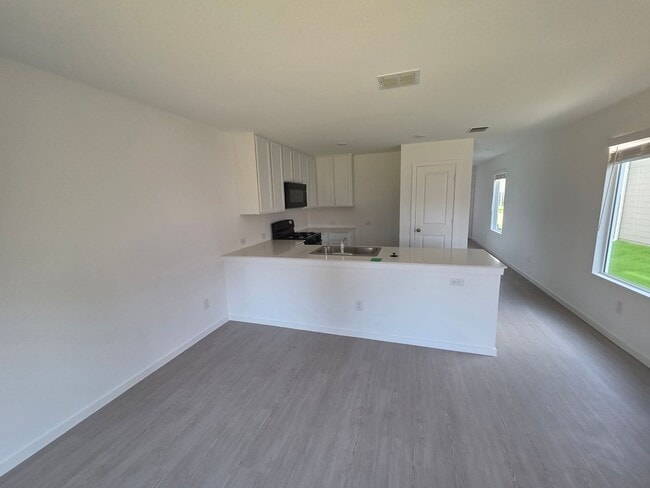 Building Photo - 12121 Morgan Dr