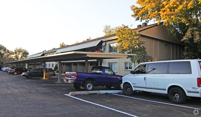Building Photo - 868 Ramona Ave