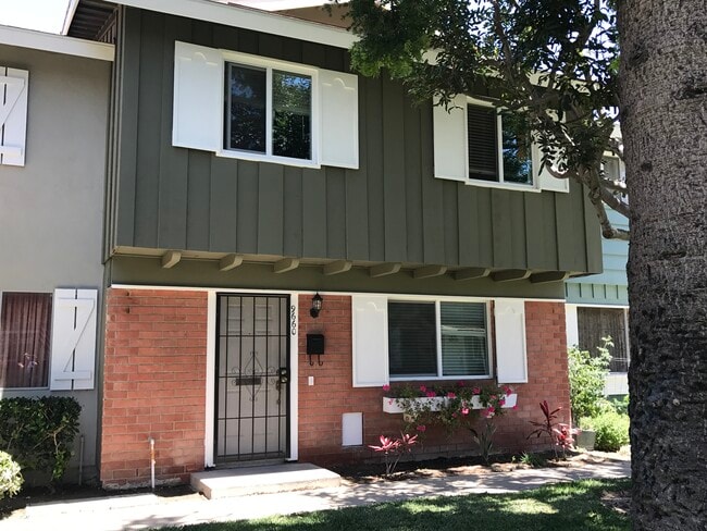 Building Photo - 9660 Durham Dr