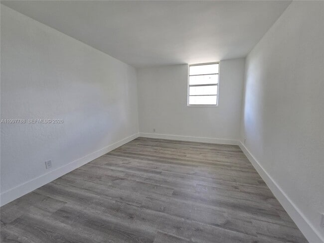 Building Photo - 4550 NW 9th St