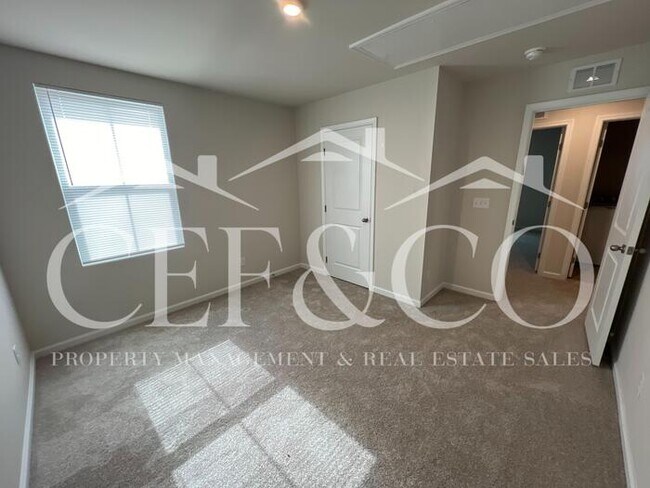 Building Photo - New Construction Gem – 4BR + Loft, Garage, and Great Amenities!