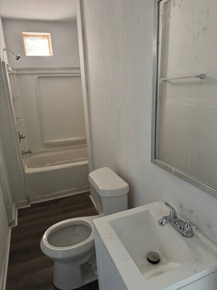Building Photo - 488 Ibex St