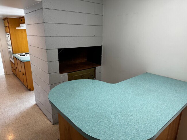 Building Photo - Mid-Century Home with Pool – Heart of Vegas