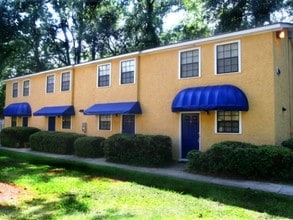 Building Photo - 735 E 7th Ave