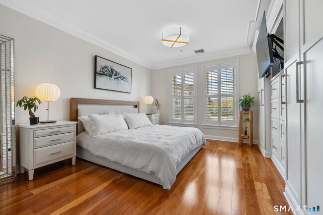 Building Photo - 85 Memorial Rd