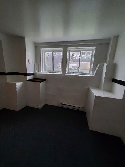 Building Photo - 70 Market St