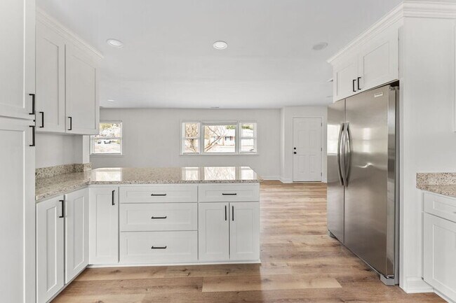 Building Photo - 7211 Mayetta Dr