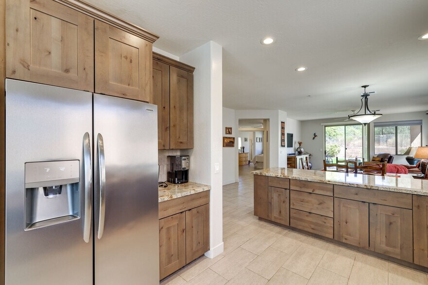 Building Photo - 7316 E Whispering Wind Dr