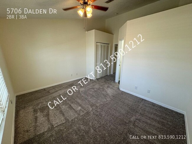 Building Photo - Beautiful Temple Terrace Townhome