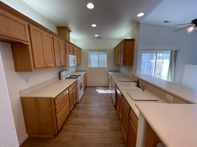 Building Photo - 143 Headwater Road