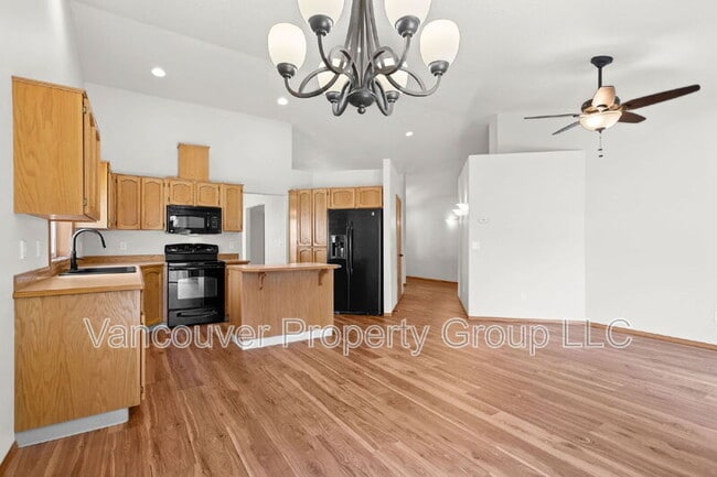 Building Photo - 3106 NE 183rd Pl