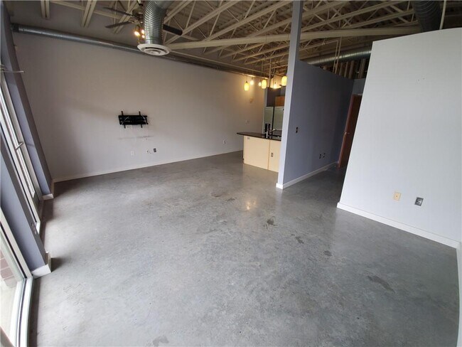 Building Photo - 5200 Peachtree Rd NE