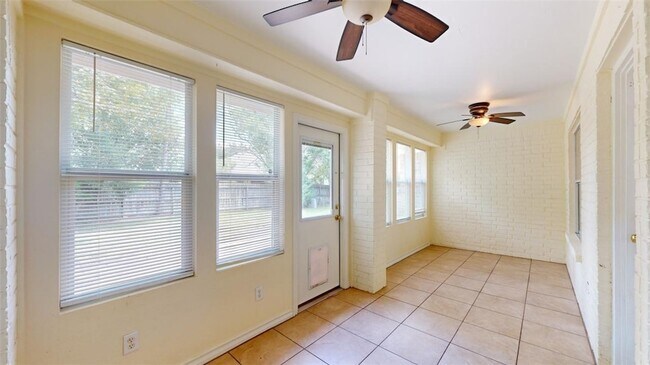 Building Photo - 327 Bernburg Ln