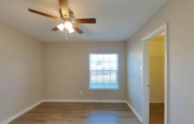 Building Photo - AVAILABLE NOW