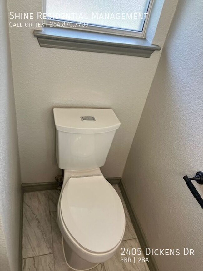 Building Photo - 2405 Dickens Dr