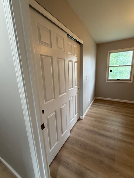 Building Photo - 663 Gibbard Ave