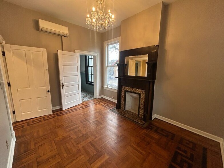 Building Photo - 644 Dayton St