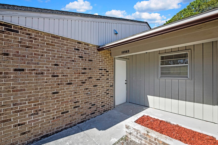 Building Photo - 10981 W Tidewater Cir