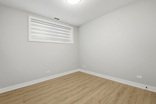 Building Photo - 2355 W Flournoy St