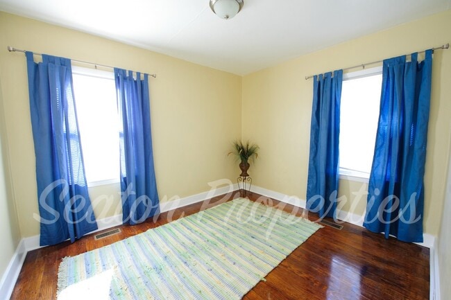 Building Photo - 2817 Boright Dr