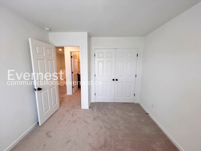 Building Photo - 2900 Suzanne Landon Dr