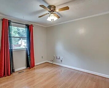 Building Photo - 2126 Briarwood Dr