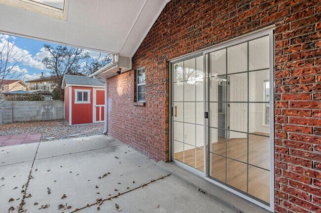 Building Photo - 9512 Rosas Ave NE