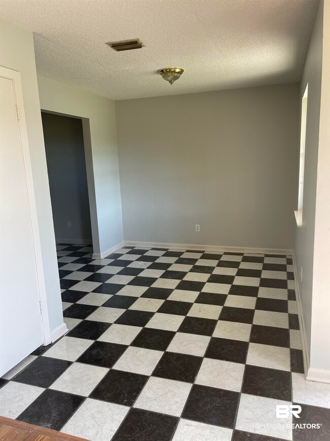 Building Photo - 62 Northgate Cir