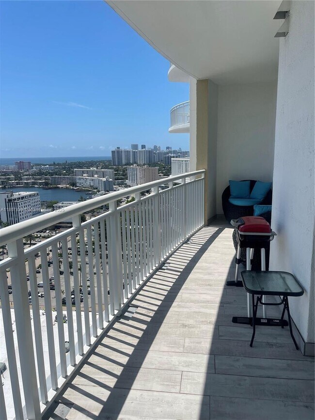 Building Photo - 1755 E Hallandale Beach Blvd