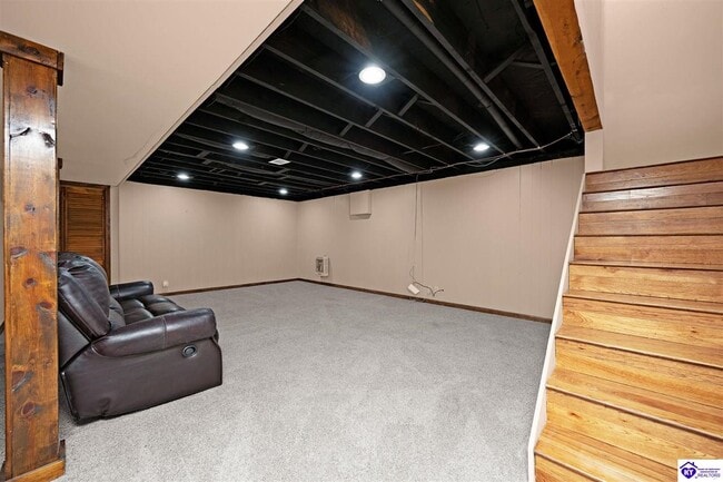 Building Photo - 306 Forest Trce