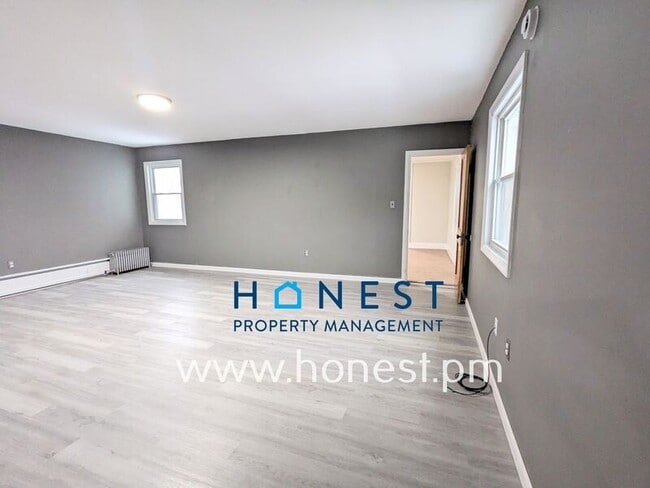 Building Photo - 34 Gage St