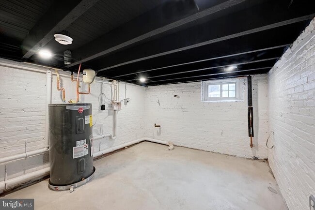 Building Photo - 1705 Olive St