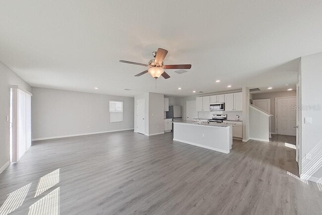 Building Photo - 8610 SW 44th Ct