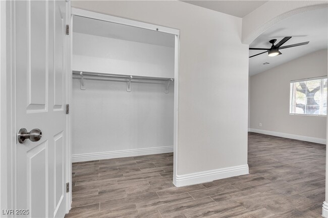 Building Photo - 7820 Milkweed Ct