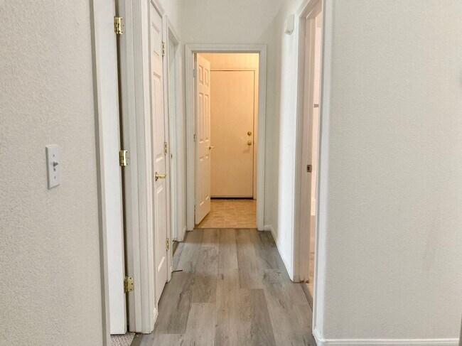 Building Photo - 9867 Ashton Pines Ct