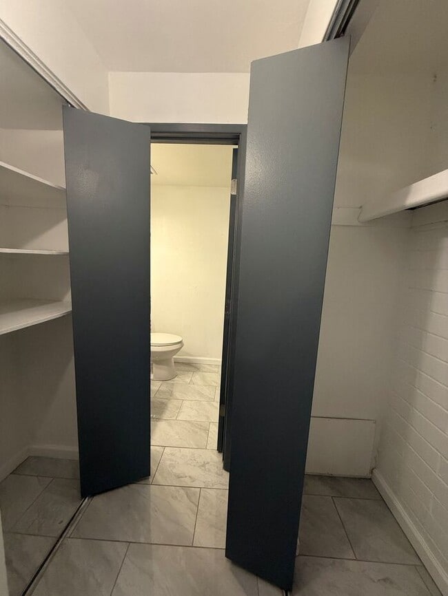 Building Photo - Townhome For Rent