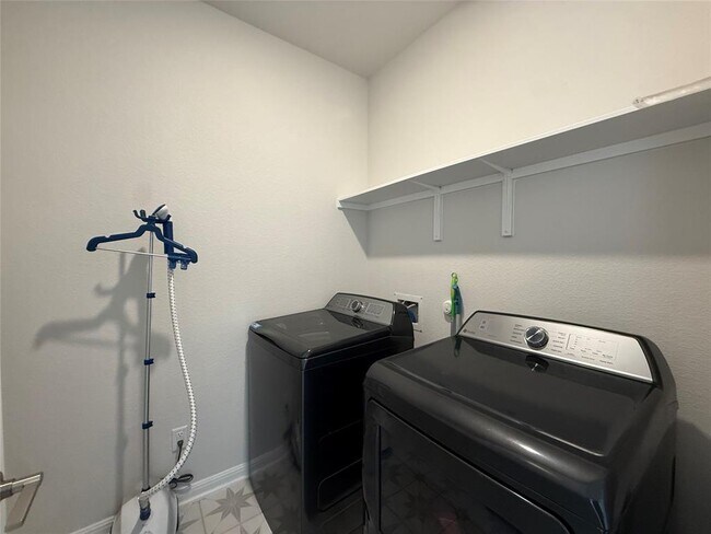 Building Photo - 437 Leeward Pass
