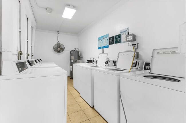 Building Photo - 2600 S Ocean Dr