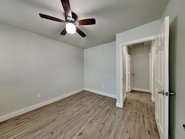 Building Photo - 1330 Marfa Ave