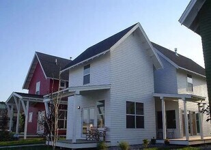 Building Photo - 305 N Ferguson Ave