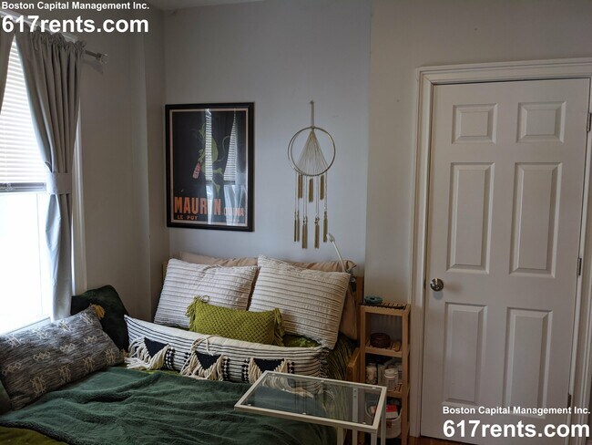 Building Photo - 113 3rd St