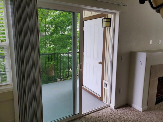 Building Photo - 11845 NW Stone Mountain Ln