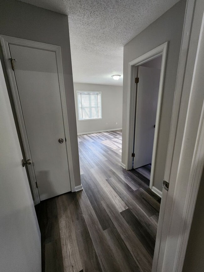 Building Photo - Single family home located in West Memphis