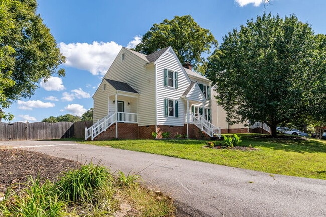 Building Photo - Beautifully Updated Single-Family Home in ...