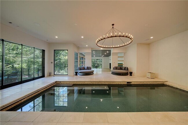 Building Photo - 3570 Knollwood Dr NW
