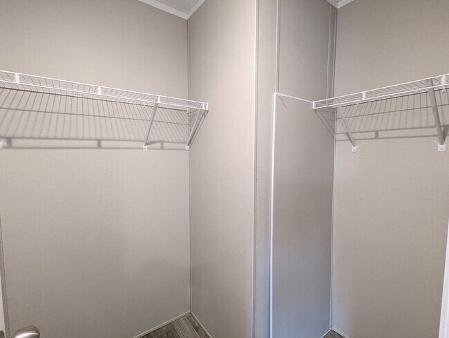 Building Photo - 710 Oregon St